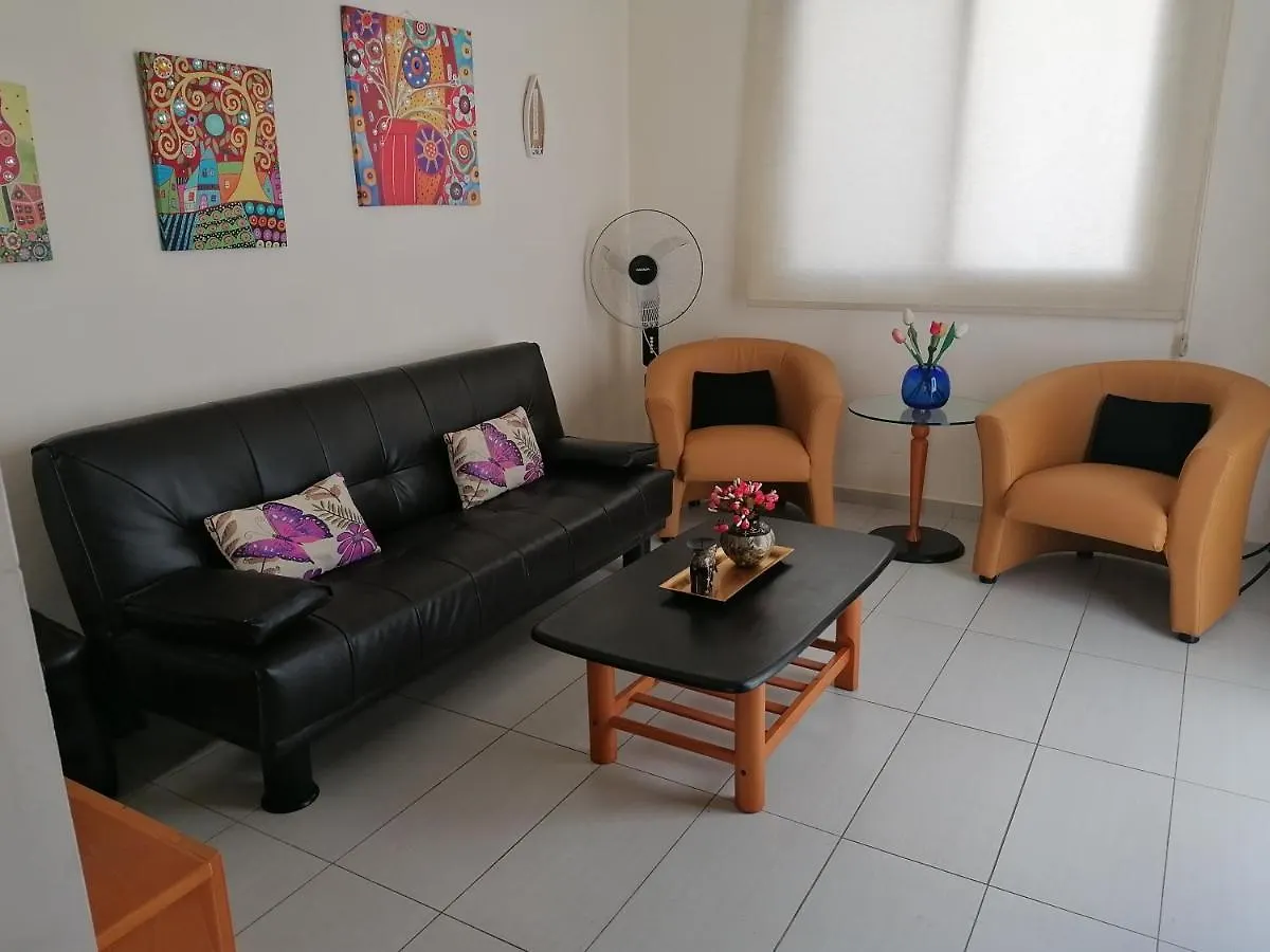 Casa de Férias Polyxenia Holiday House Protaras