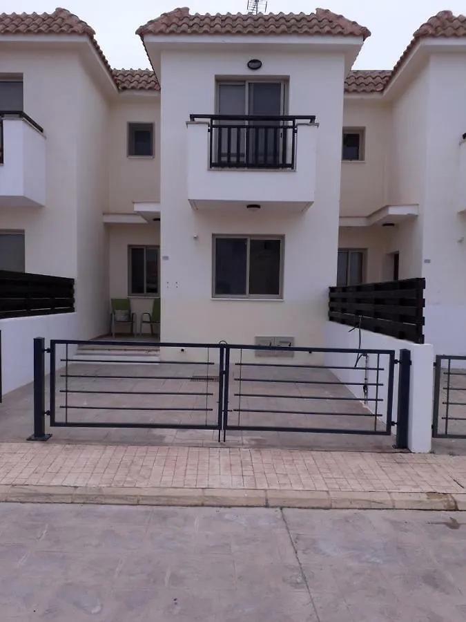 Semesterbostad Polyxenia Holiday House Protaras Cypern